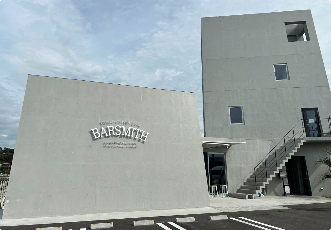 写真：BARSMITH.の店舗外観